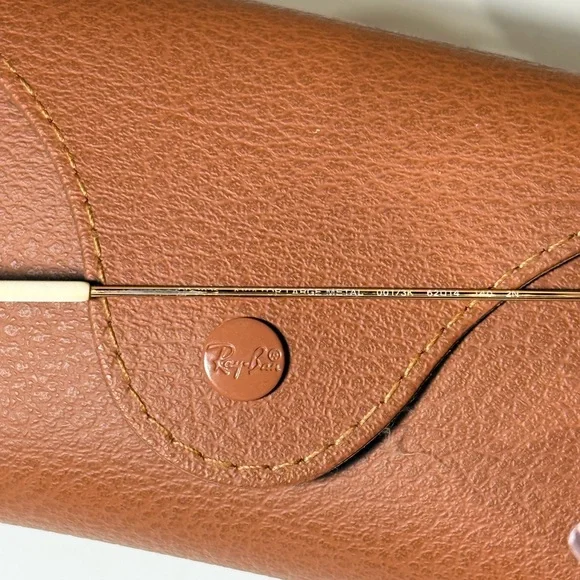 Ray-Ban Gold Frame Aviator Sunglasses - Picture 6 of 7